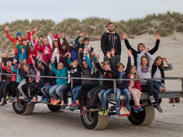 Eine Momentaufnahme aus vergangener Zeit, die einen Eindruck von dem Erlebniswert der Amelandfreizeit gibt. (Foto: Amelandfreizeit KJ Bruche)