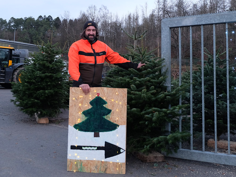 Auch in diesem Jahr sollen die Spenden aus der Aktion "Weihnachtsbaum mit Herz" von Michael Hoffmann wieder der Jugend zugutekommen. (Archiv: KathaBe)