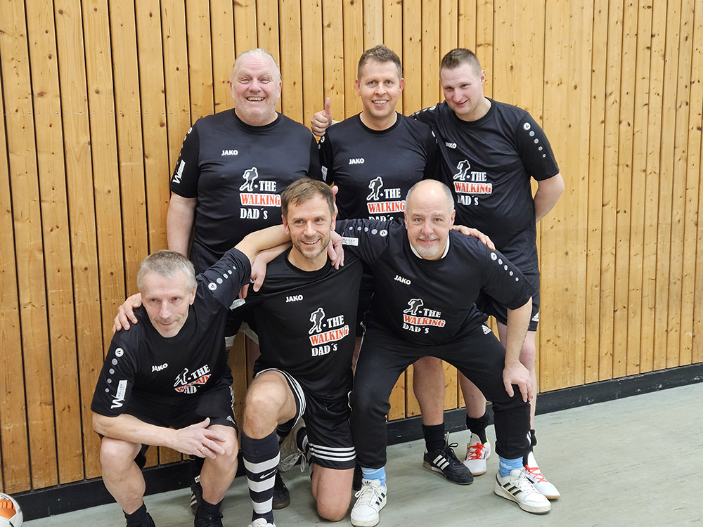 Walking-Football "Budenzauber" 2025: Walking Dads triumphieren in Neitersen