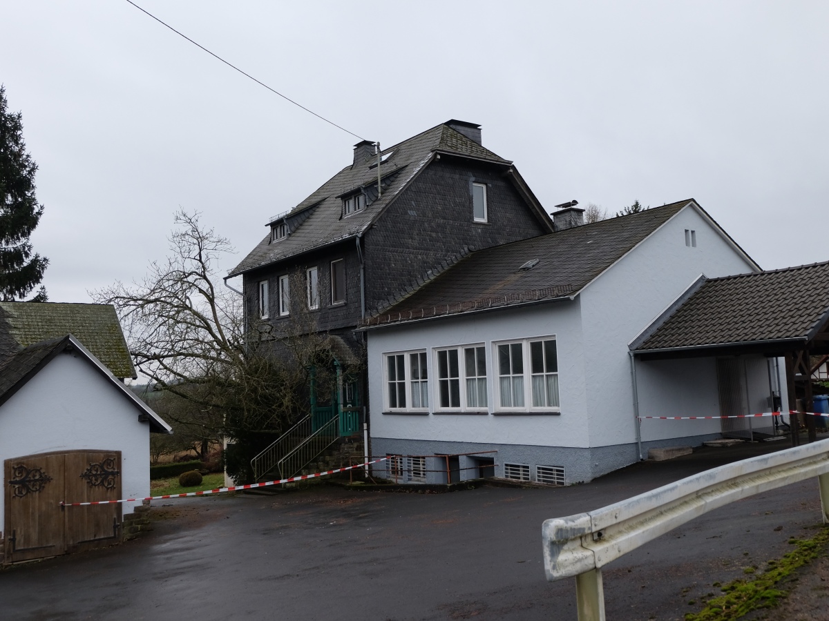 Die Interessengemeinschaft "Alte Dorfschule Steckenstein" plant eine Unterschriftenaktion gegen die Vorhaben von "Hands of Hope". (Foto: KathaBe) 