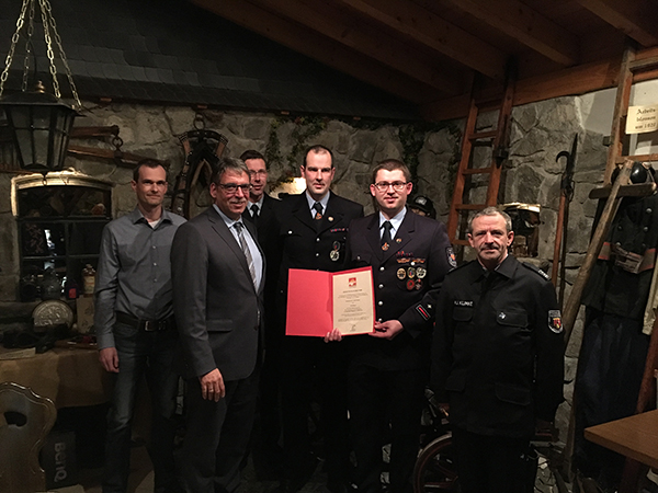 Von links nach rechts: Klaus Henkes (Ortsbrgermeister Ruppach-Goldhausen), Erster Beigeordneter Andree Stein, Jens Weinriefer (Wehrleiter VG-Feuerwehr), Michael Ferdinand (kommissarischer Stellvertretender Wehrfhrer), Andr Kaiser (Wehrfhrer) und Hans-Joachim Klimke (Stellvertretender Wehrleiter VG-Feuerwehr). Foto: Privat