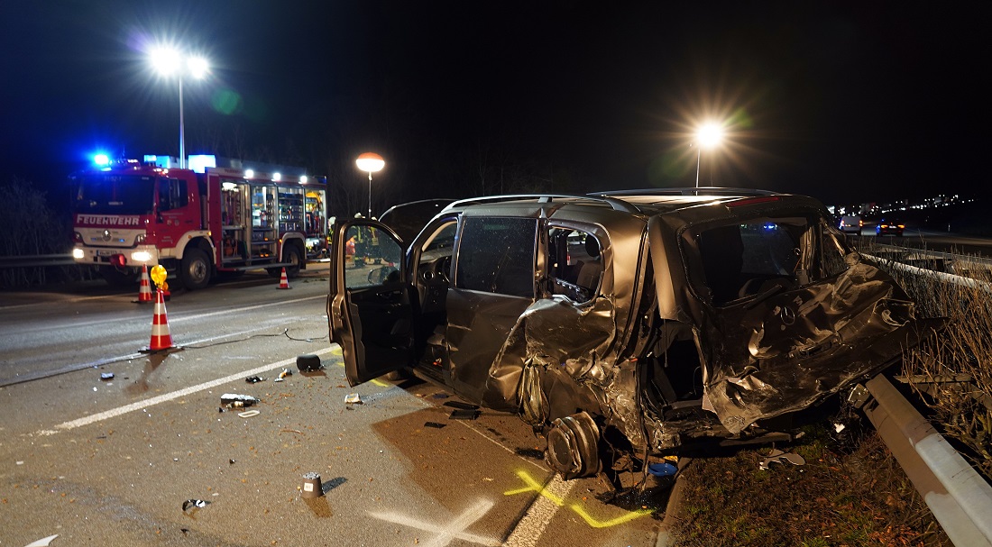 Aktualisiert: Rcksichtsloser Fahrer ohne Fhrerschein verursacht schweren Unfall auf der A 3 bei Nentershausen