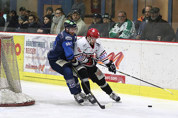 Andreas Wichterich (links) ist einer der Bren-Spieler, die vor der Saison von der EG Diez-Limburg zum EHC zurckkehrten. Foto: Verein