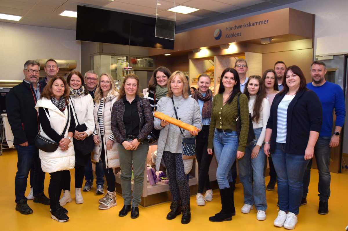 Die Berufsberater der Agentur fr Arbeit Montabaur besuchten mit den HwK-Berufscoaches Martin Gilles, Frank Behring und Ralf Ltje die Ausbildungssttten der HwK Koblenz im Zentrum fr Ernhrung und Gesundheit sowie Metall- und Technologiezentrum. (Fotos: HwK Koblenz/Dagmar Schweickert)