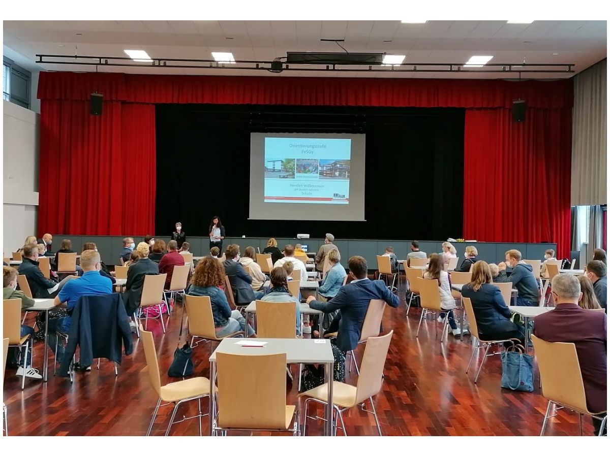 Begrung der neuen Klassen 5 am Gymnasium Betzdorf-Kirchen. (Foto: Freiherr-vom-Stein-Gymnasium Betzdorf-Kirchen) 