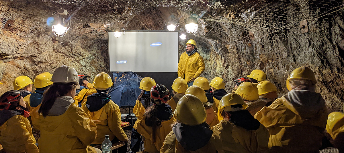 Eine auergewhnliche Filmvorstellung erlebten die Kinder in der Grube Bindweide. (Foto: Kreisverwaltung) 
