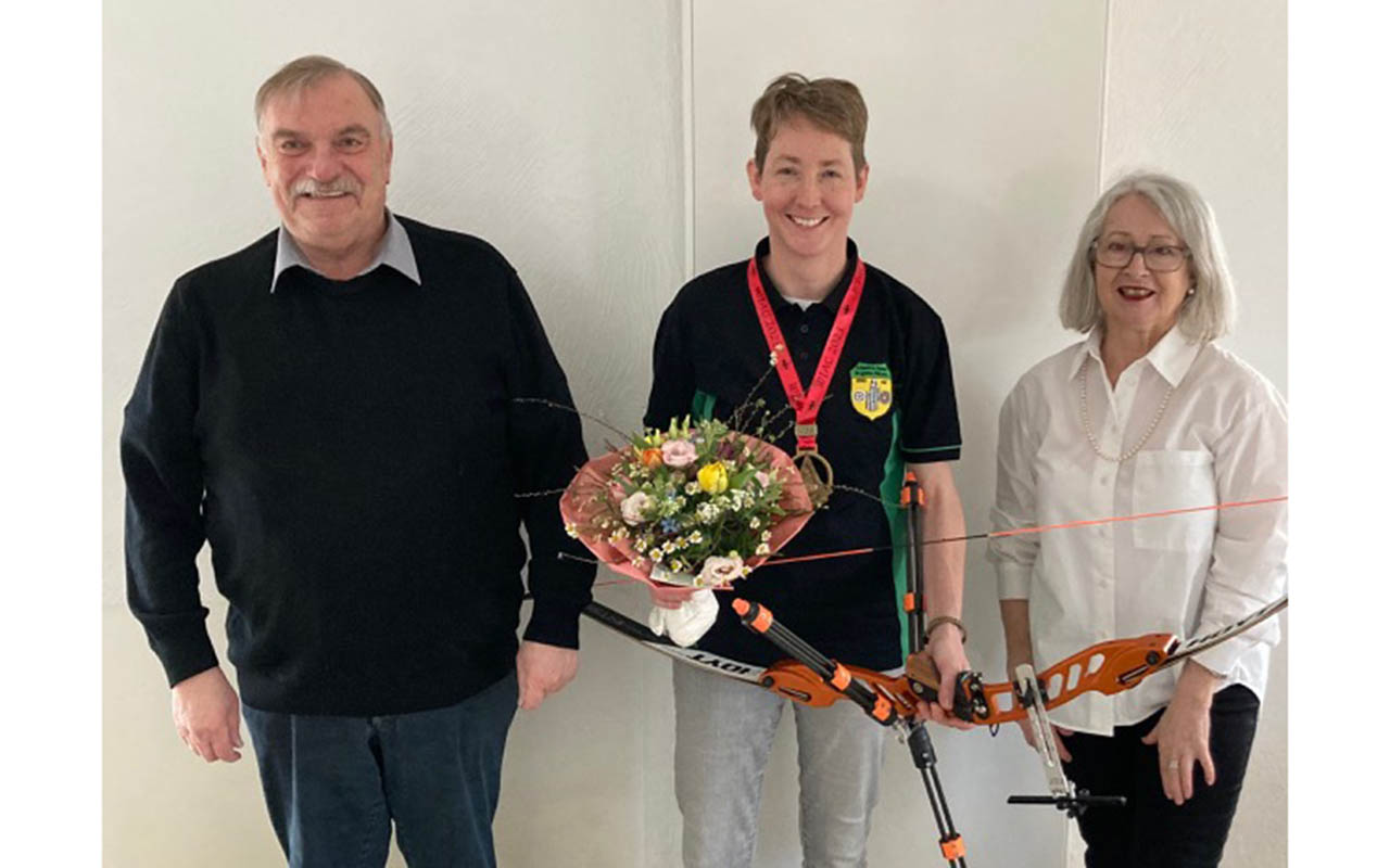 Ortsbrgermeister Horst Klein (von links), Sabine Mrstedt und die Erste Beigeordnete Jutta Weidenbruch. (Foto: Ortsgemeinde Neitersen)
