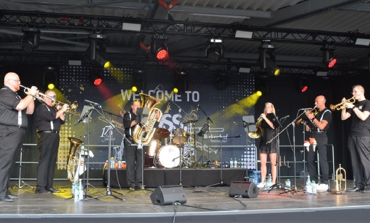 Volksfeststimmung beim Birkenhof-Brass-Festival in Nistertal