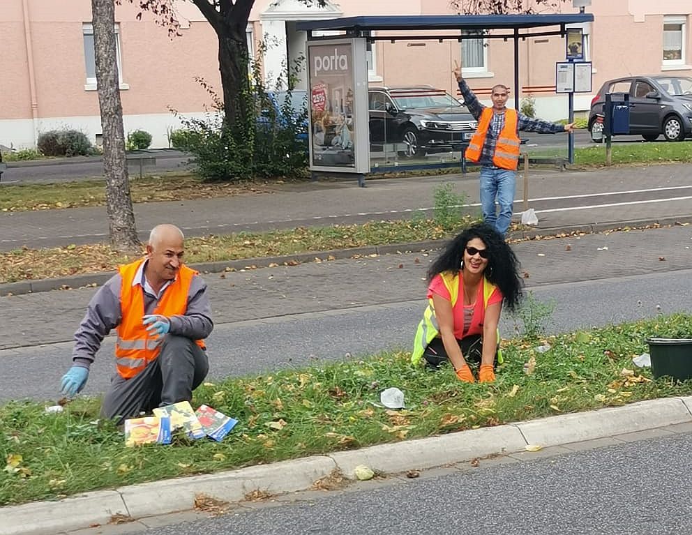 Einheitsbuddeln in der Engerser Landstrae in Neuwied.