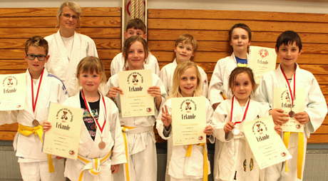 Brenstarke Leistungen zeigten die jungen Judosportler/innen. Foto: Verein