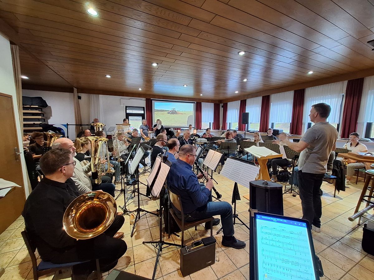 Musikverein Brunken bereitet sich mit intensivem Probenwochenende auf Jahreskonzert vor