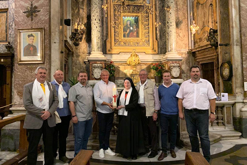 Eine Delegation pilgerte unter der Leitung der Oberin, Schwester Gabriela von Asbach aus, nach Rom, um dort an den Feierlichkeiten zur Heiligsprechung auf dem Petersplatz teilzunehmen. Foto: privat