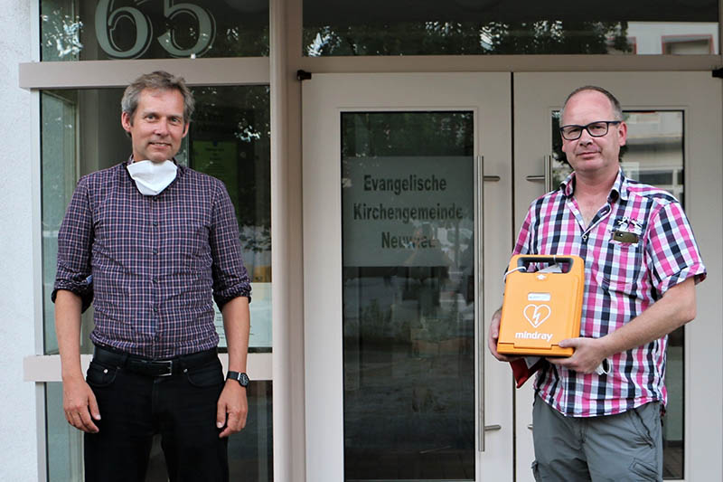 Pfarrer Tilmann Raithelhuber (links) und Holger Mies (RW Horhausen). Foto: privat