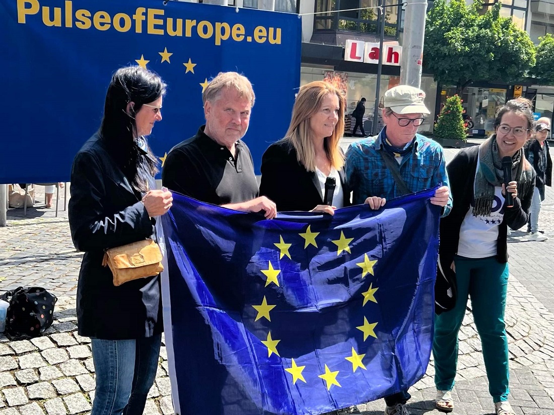 Bonjour in Neuwied - Demo von Pulse of Europe