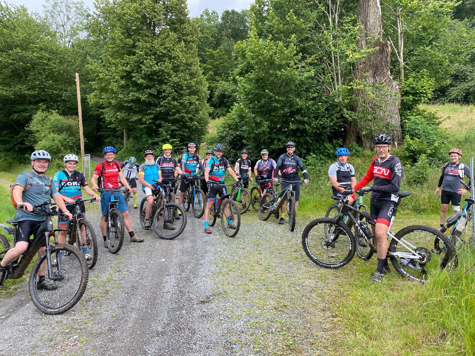 Erlebnisreiche Extrem-Tour: Mountainbiker erobern das Aubachtal