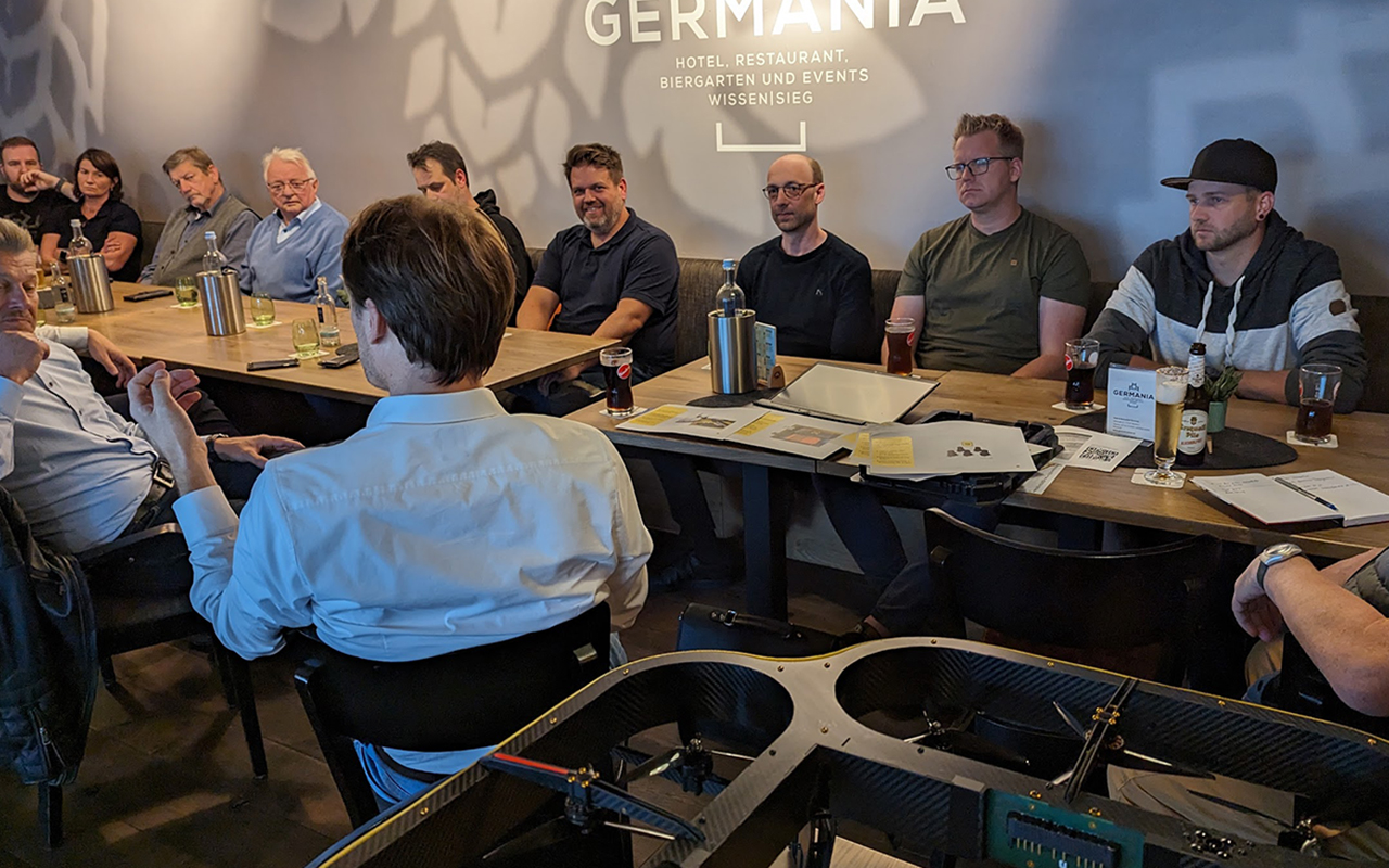 Diskussionsrunde zu "Digitalen Trends 2024" beim Digital-Stammtisch in Wissen