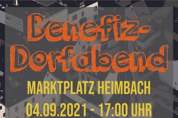 Dorfabend auf Marktplatz an der Pfarrkirche Heimbach-Weis 