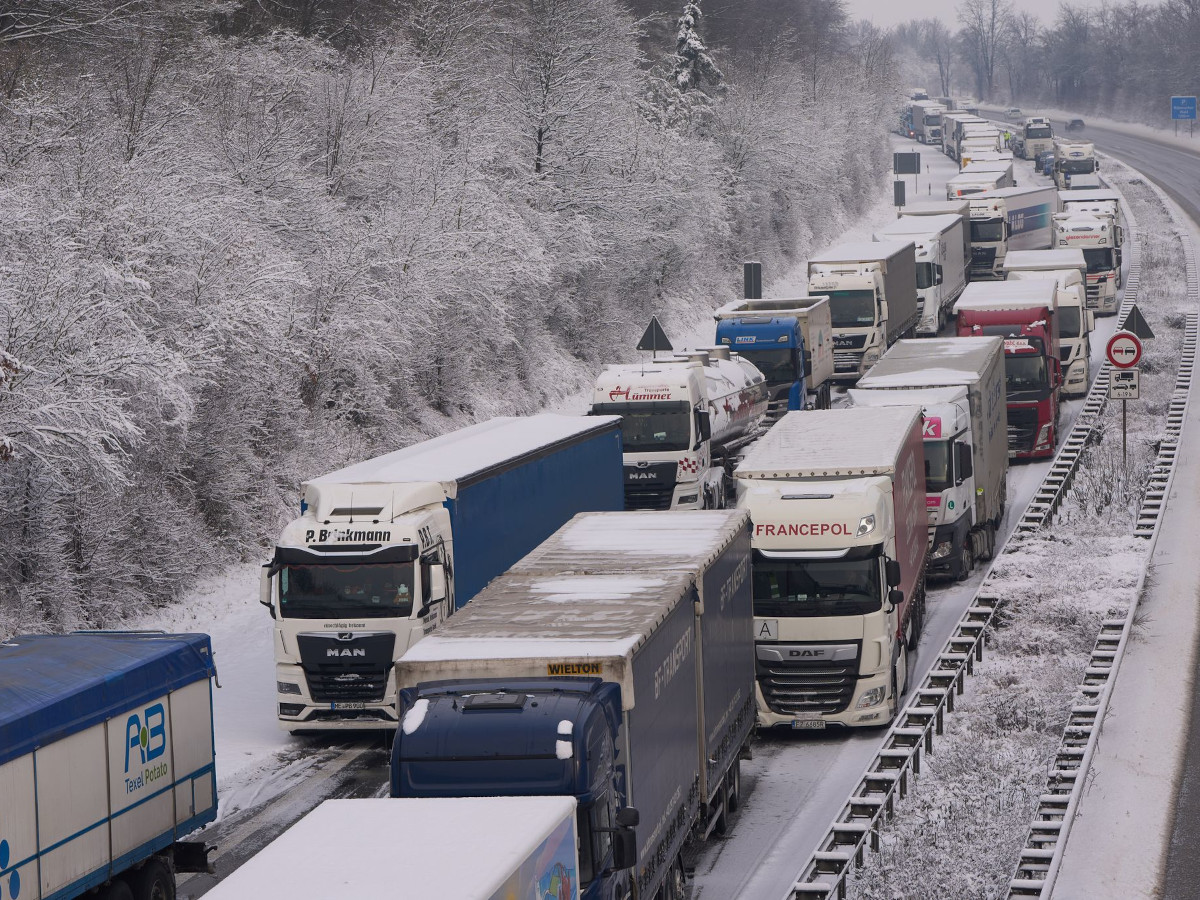 Rckgang der Staustunden auf Autobahnen in Rheinland-Pfalz