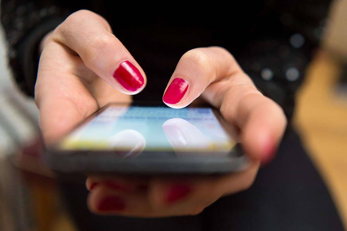 Love- oder Romance-Scamming. Foto: Sebastian Gollnow/dpa