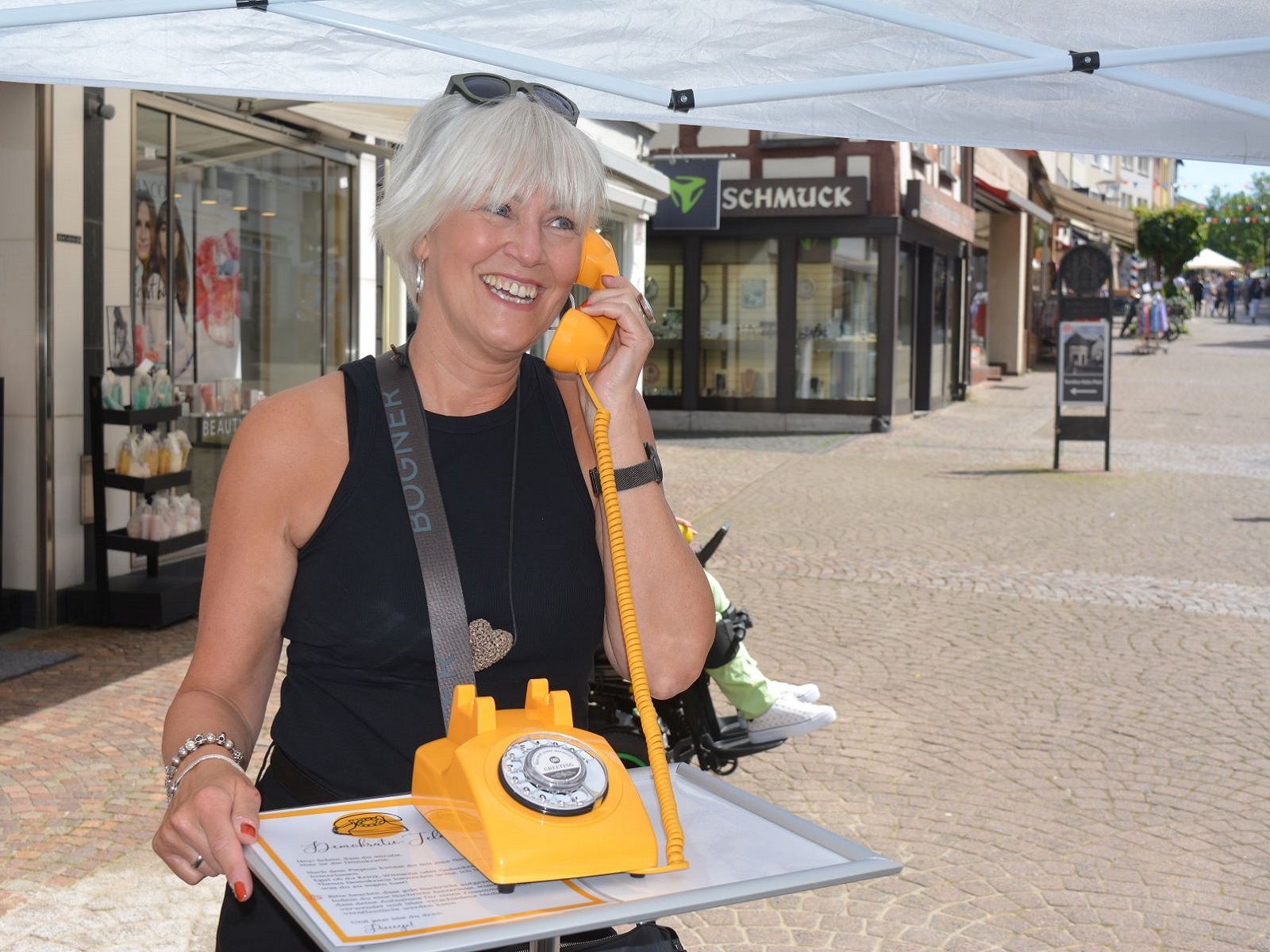 Demokratie: Ideen per Telefon. (Alle Fotos: Wolfgang Rabsch)