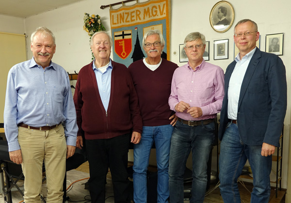 Der Vorstand des MGV Linz ab April 2017, von links nach rechts: Siegfried Bndgen, Norbert Klein, Paul Wipperfrth, Hans Schmitt, Roland Thees. Foto: Roland Thees