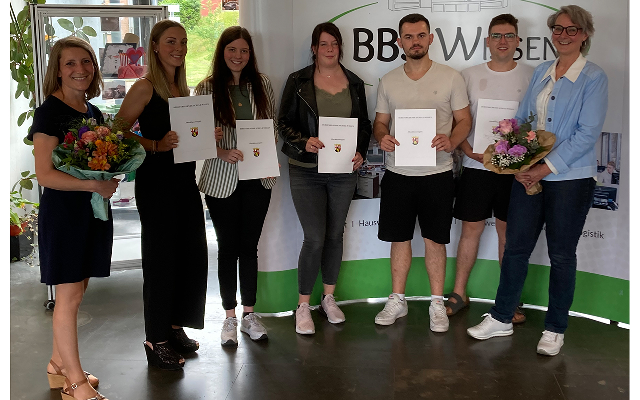 Mit dem Abschluss der allgemeinen Fachhochschulreife haben die Absolventen neue Perspektiven fr ihre berufliche Entwicklung geschaffen. (Foto: BBS Wissen)