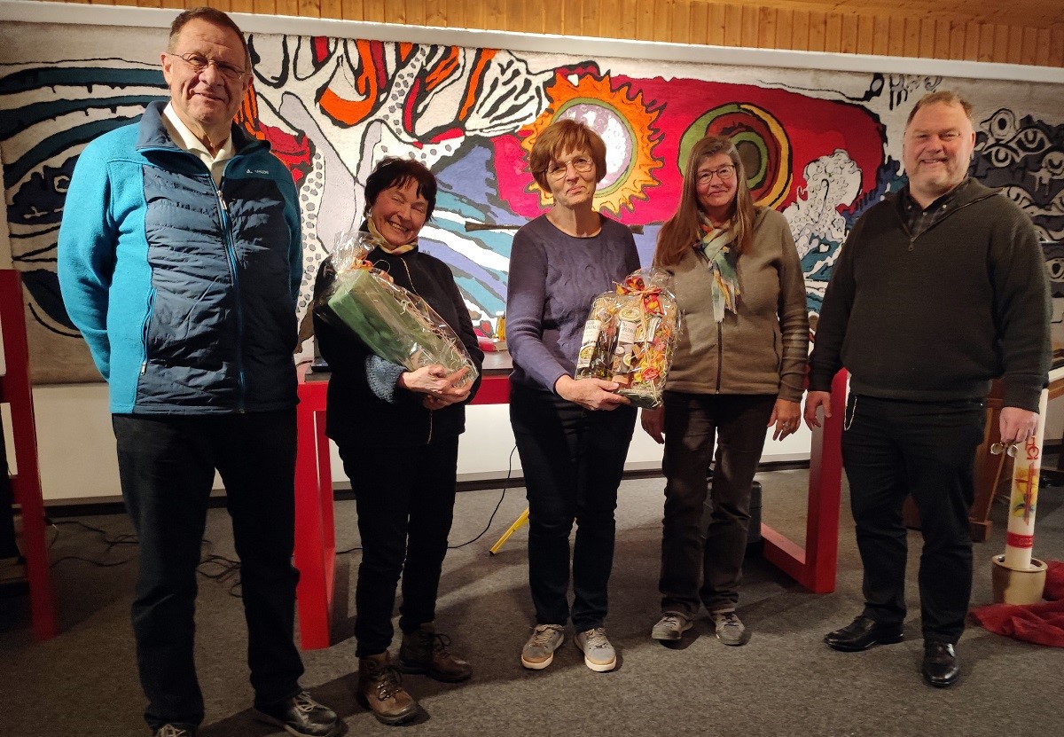 Ingrid Weienborn und Rita Steindorf erhielten besondere Ehrungen. (Foto: Hans Althhn)