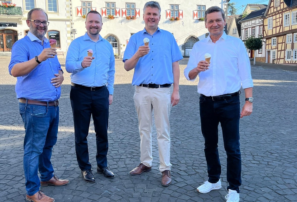 Auf ein Eis mit Heiko Gltzner und Christian Baldauf hatte der CDU Gemeindeverband Linz nach Linz eingeladen. (Foto: privat)