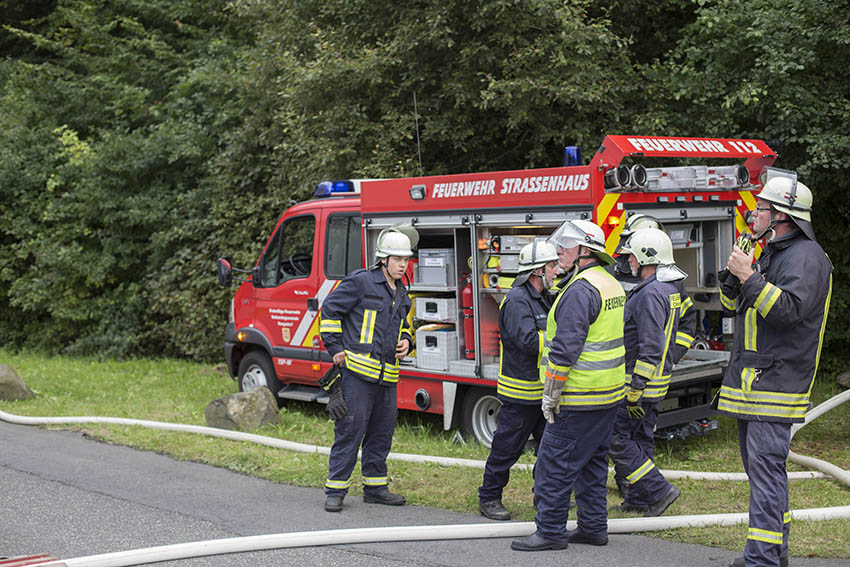 Groe Feuerwehrbung auf der Deponie Linkenbach