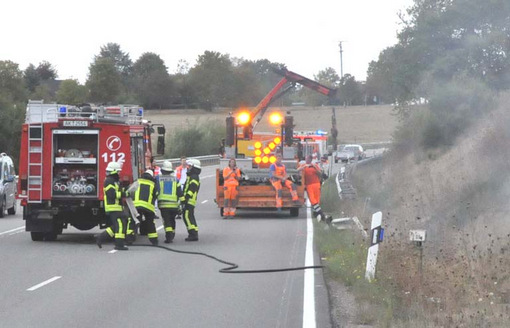 Vornahme des Schnellangrifs vom Tanklschfahrzeug aus. (Foto: kk)