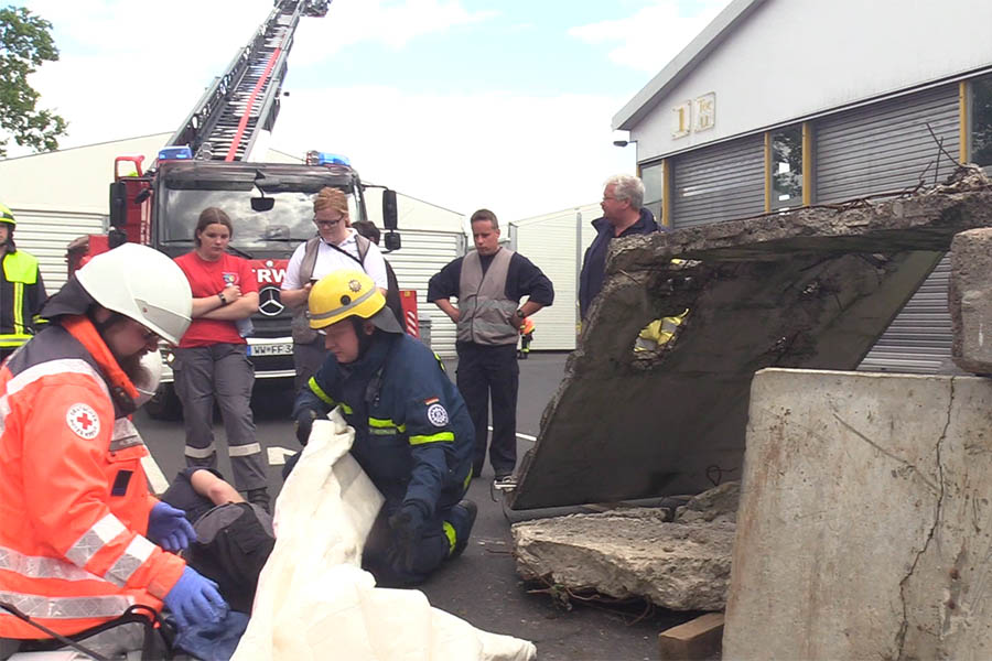 Grobung der Rettungskrfte im Westerwaldkreis