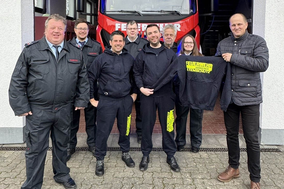 Neue Schutzanzge fr die Feuerwehr Hmmerich