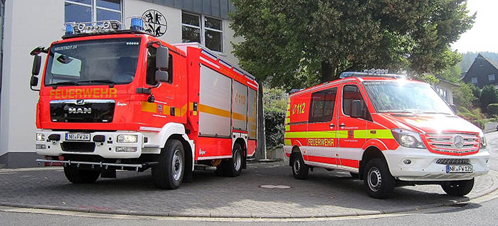 Die neuen Einsatzfahrzeuge. Fotos Feuerwehr Neustadt 