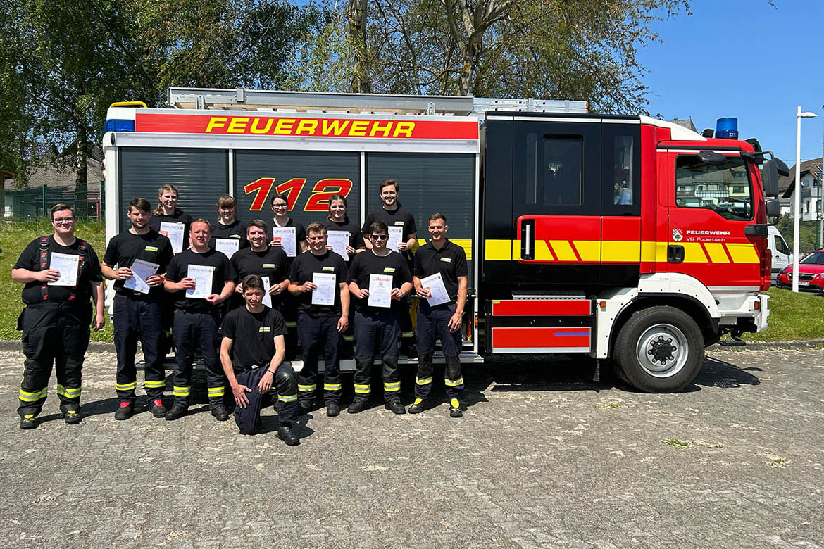 Puderbach: Feuerwehrkameraden erwerben Feuerwehrleistungsabzeichen in Bronze