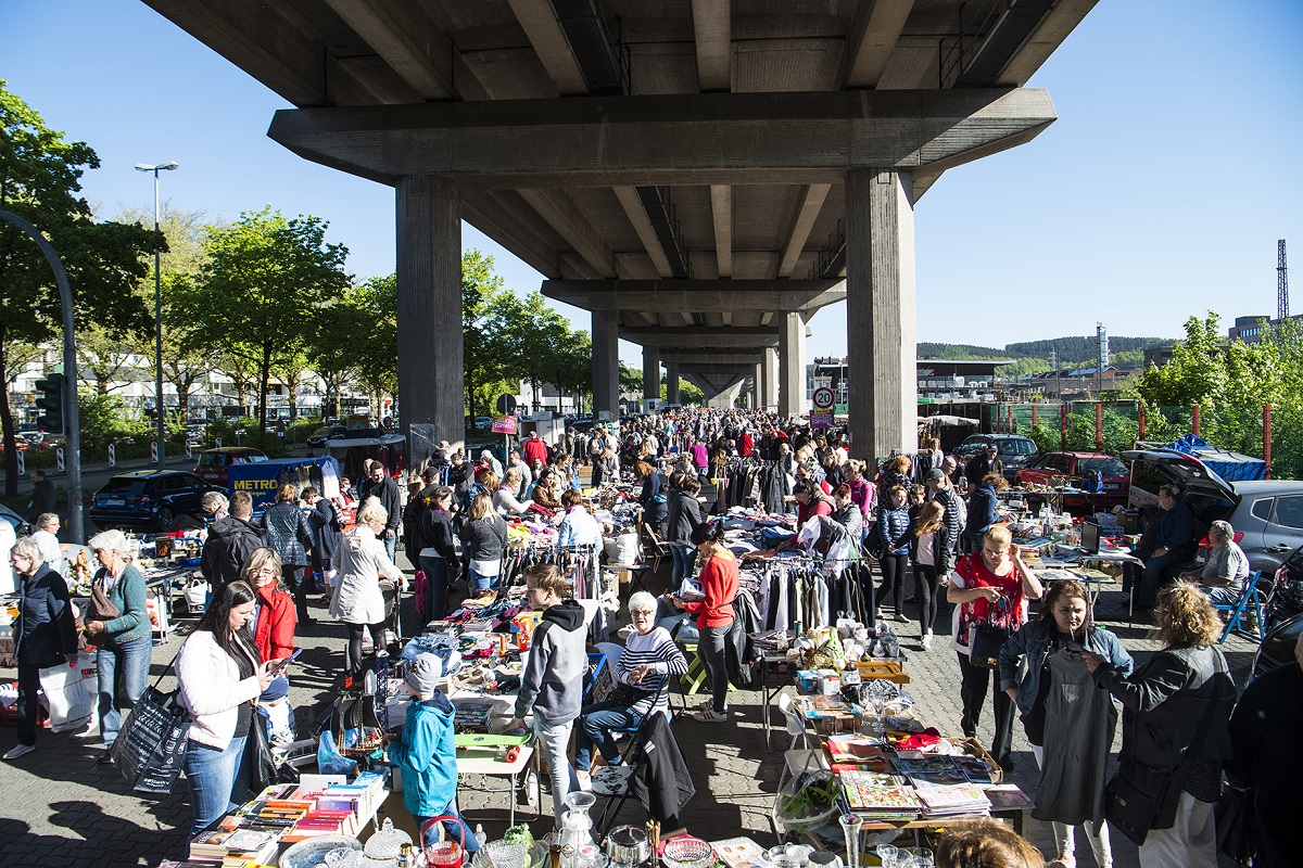 Auf dem Geisweider Flohmarkt (Foto: Martin Lssig)