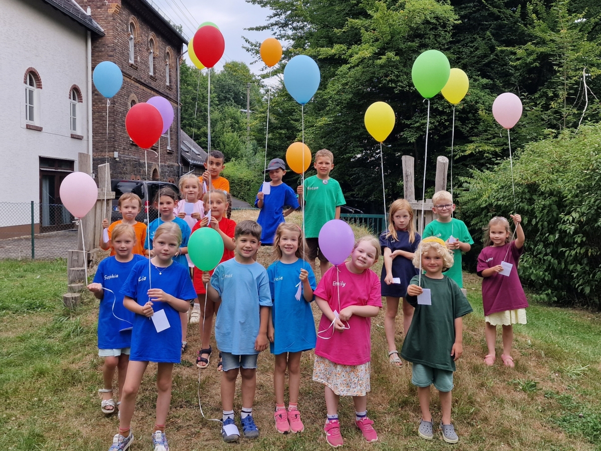 Rhrende Trnen bei Verabschiedung der Kita-Vorschulkinder in Schnstein