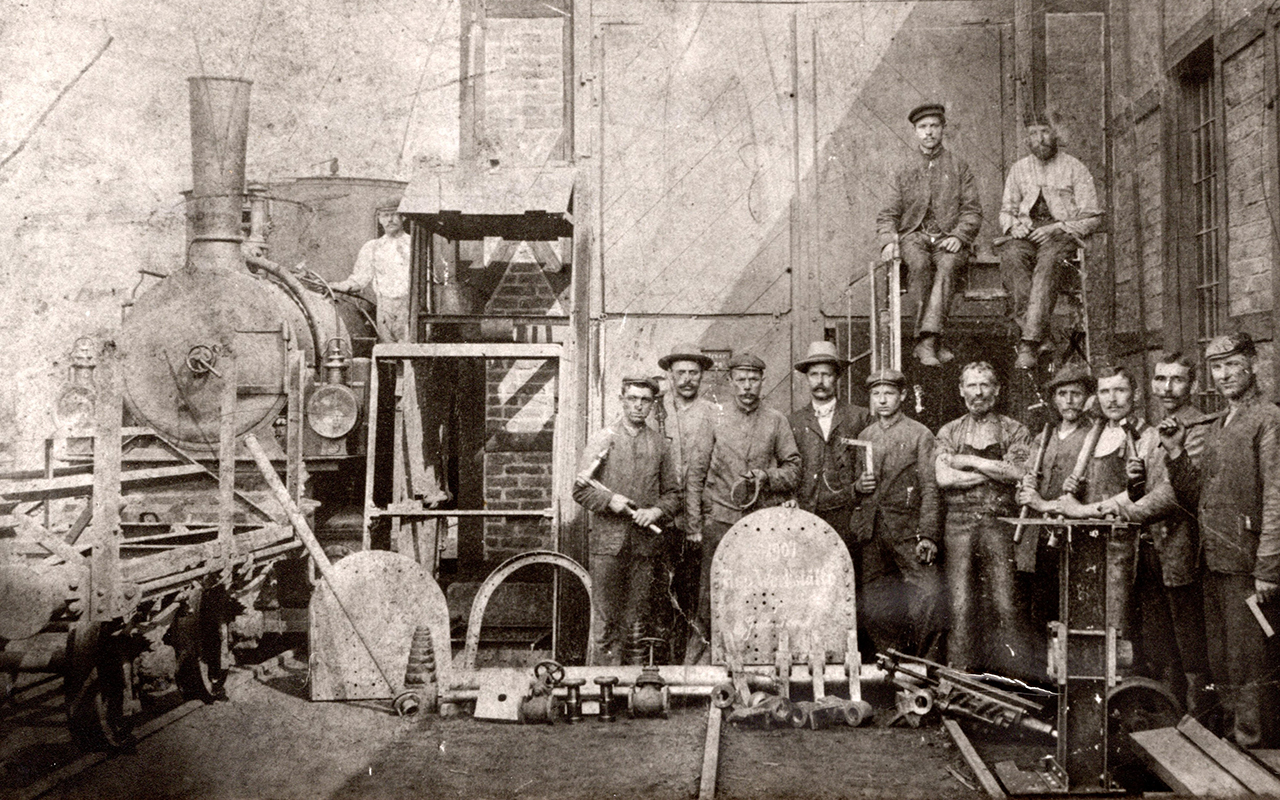 Die Aufnahme aus dem Jahre 1907 zeigt den Lockschuppen der Grube Louise mit Reparaturwerkstatt. (Archivfoto: Bergbau-Frderverein)