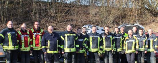 Neben einem fnftgigen Multiplikatoren-Lehrgang an der Landesfeuerwehr- und Katastrophenschutzschule in Koblenz wurde ein Intensivseminar bei einem Hersteller von hydraulischen Rettungsgerten besucht. (Foto: privat)