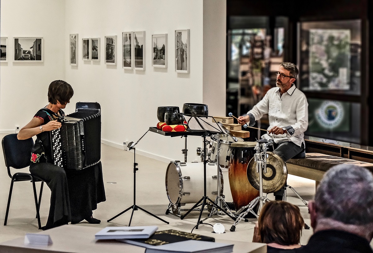 "(GeHr)Gnge" als Entdeckungsreise: Wandelkonzert mit zeitgenssischer Musik im Keramikmuseum