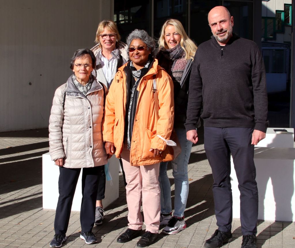 Von links nach rechts: Wilma Silge, Susanne Langguth (Seniorenvertretung), Trisa Krumscheid sowie Jessika Vo und Felix Trimborn (beide Fachdienst Soziales und Asyl). Foto: privat