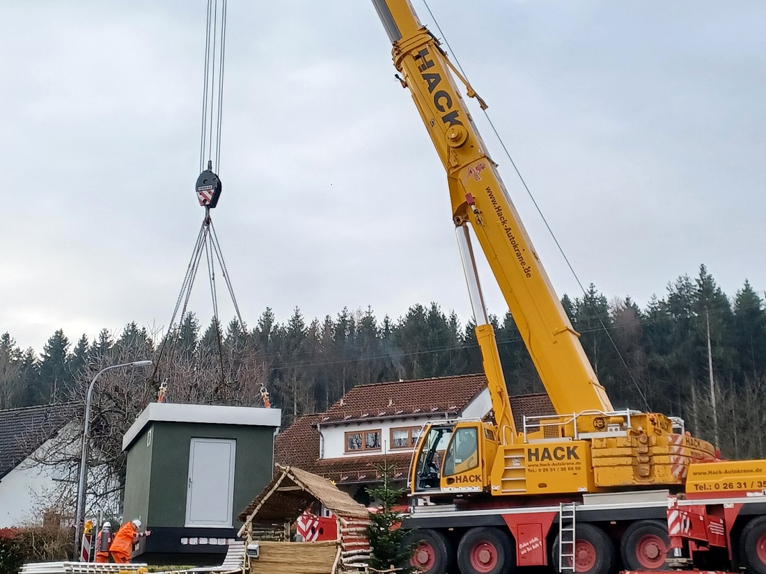 Glasfaserausbau: Erster Technik-Container in Horressen aufgestellt