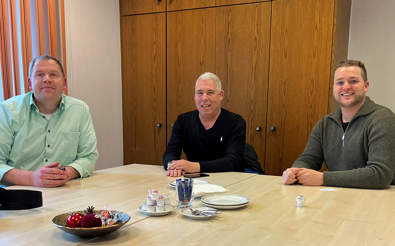 ber die Herausforderungen im Handwerk tauschte sich der Bundestagsabgeordnete Martin Diedenhofen (rechts) mit Michael Braun (links), Geschftsfhrer der Kreishandwerkerschaft, und dem Kreishandwerksmeister im Landkreis Neuwied, Ralf Winn, aus. (Foto: privat)