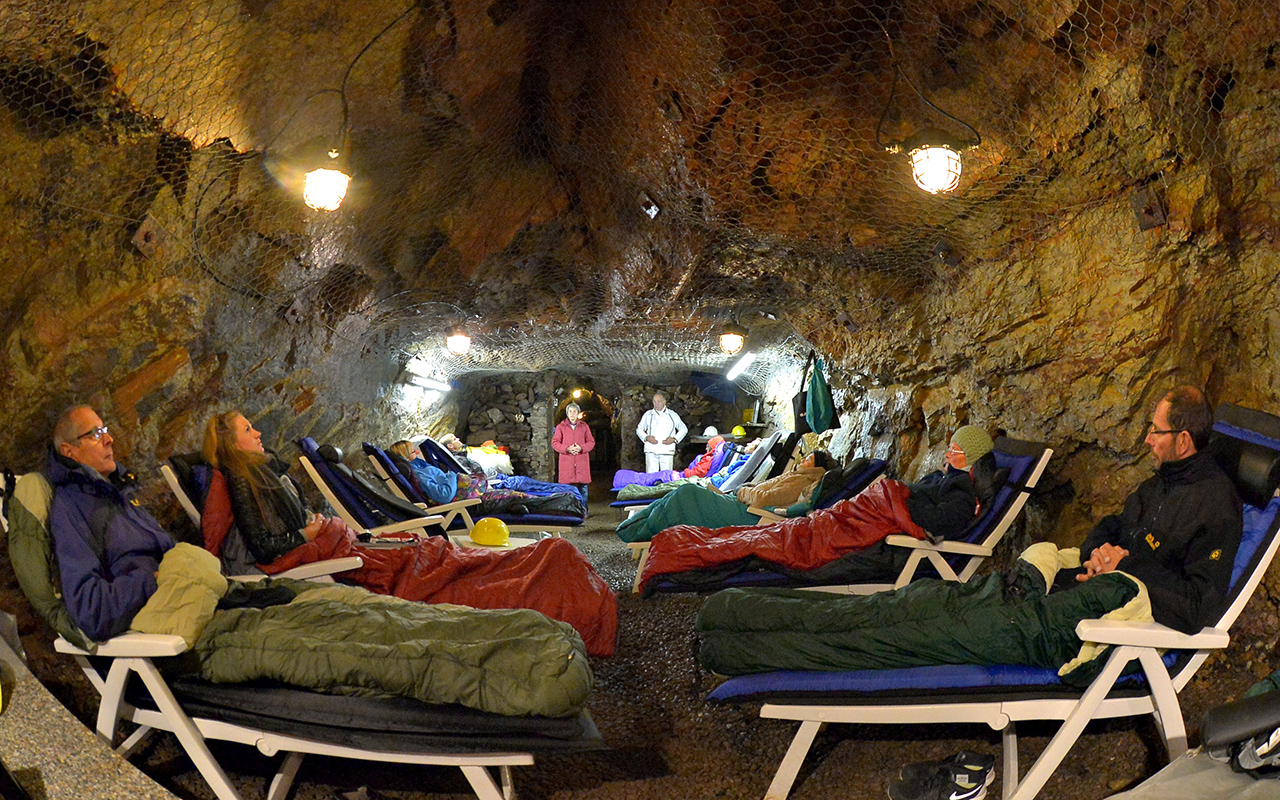 Ein Blick in den Heilstollen: Reine, khle Luft und die Stille unter Tage bieten beste Voraussetzungen fr eine erfolgreiche Atemtherapie und fr eine tiefe Entspannung. (Foto: Markus Dring)