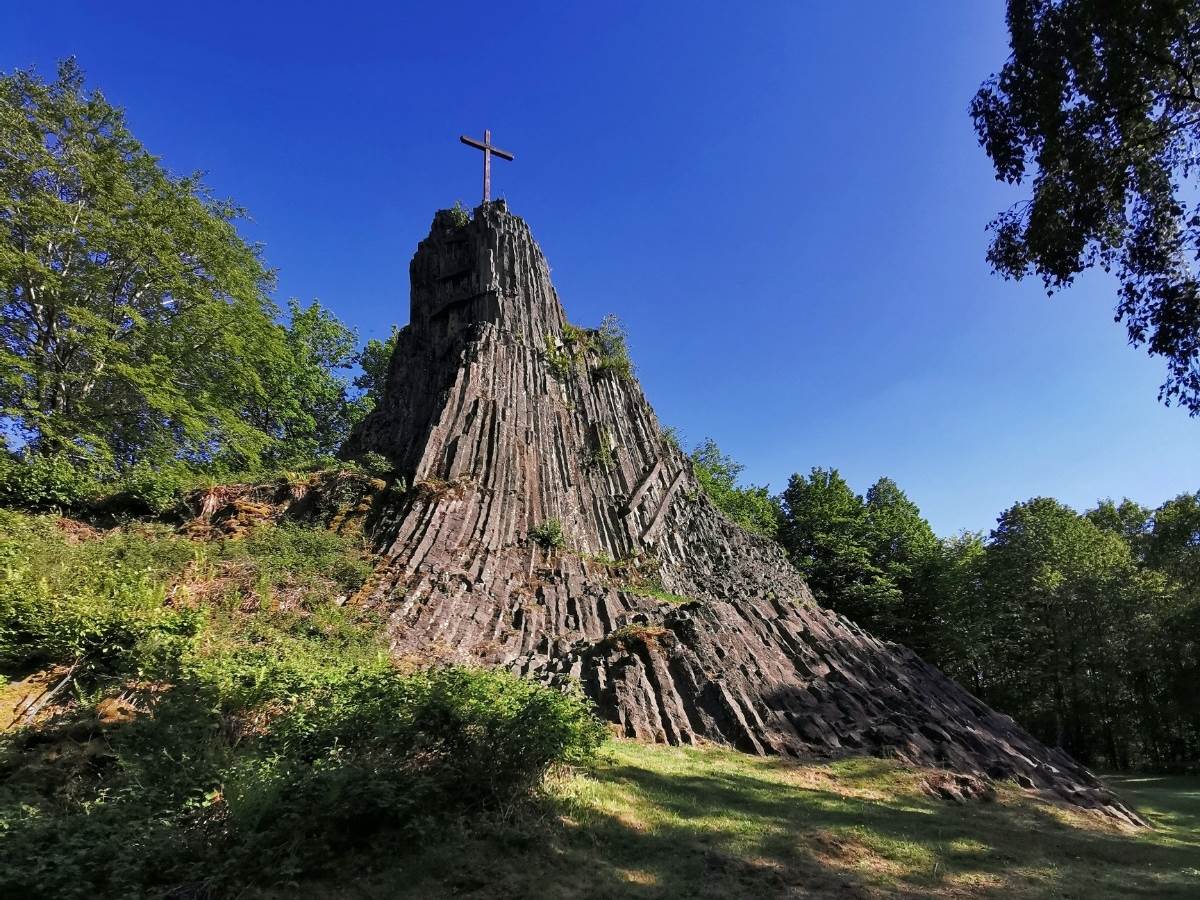 Beliebtes Ausflugsziel: der Druidenstein in Herkersdorf. (Foto: Thorben Brucherseifer) 