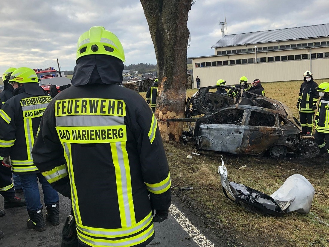 Erstmeldung: Tdlicher Verkehrsunfall auf der K 34 bei Hof