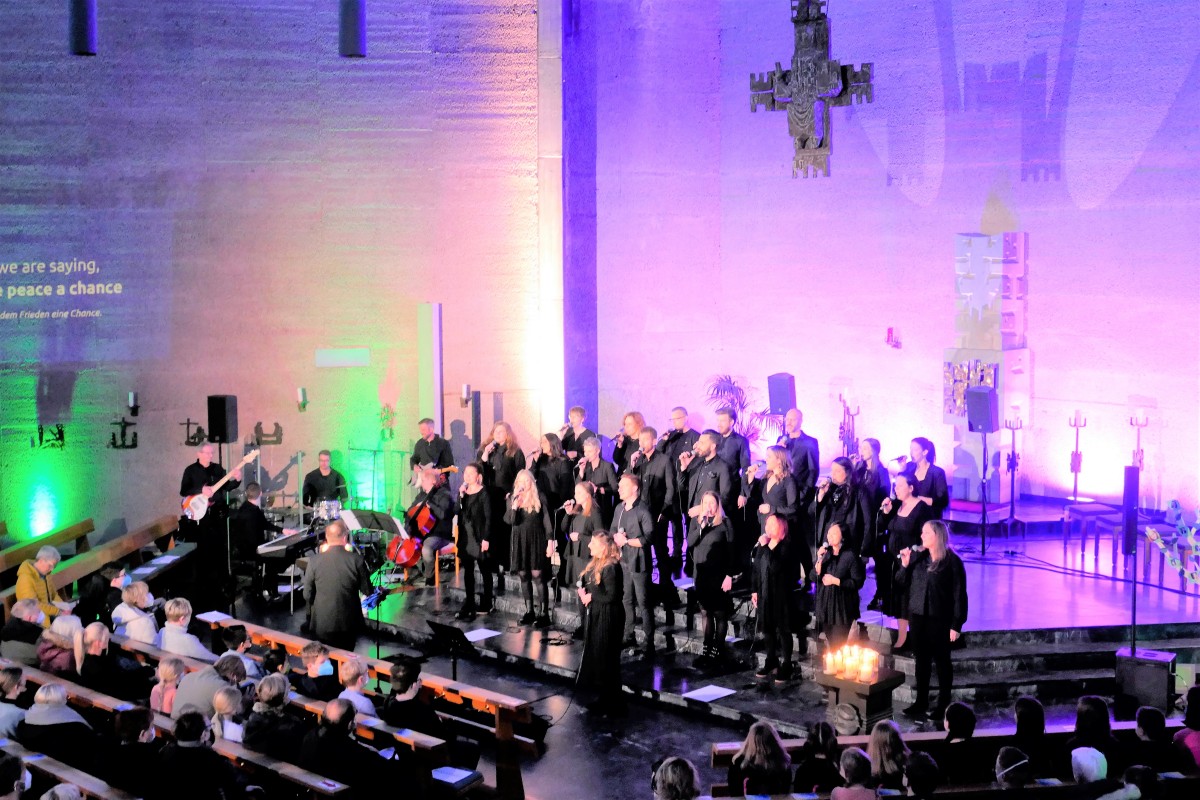 Es war ein berwltigendes Konzert mit einem vielfltigen Programm und auch der Freude darber, dass endlich nach langer Zeit noch einmal eine Prsenzveranstaltung mglich war. Groe Bilder-Galerie unter dem Artikel. (Fotos: ma)