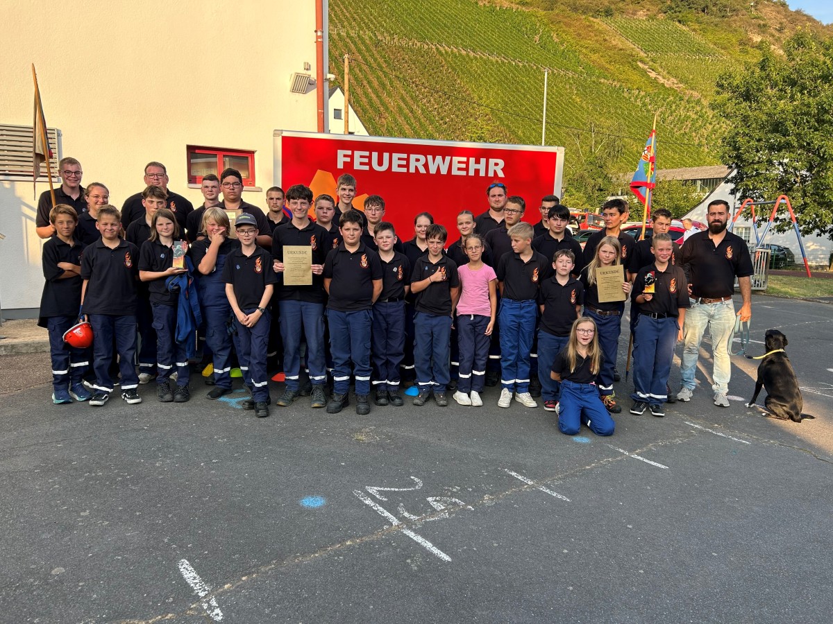 Kreisjugendfeuerwehrtag in Leutesdorf (Foto: Verbandsgemeinde Rengsdorf-Waldbreitbach/Wehrleiter Peter Schfer)