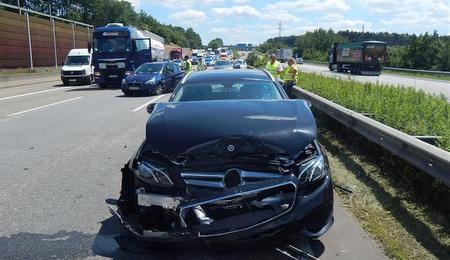 Eines der am Unfall beteiligten Fahrzeuge. (Foto: Polizei) 