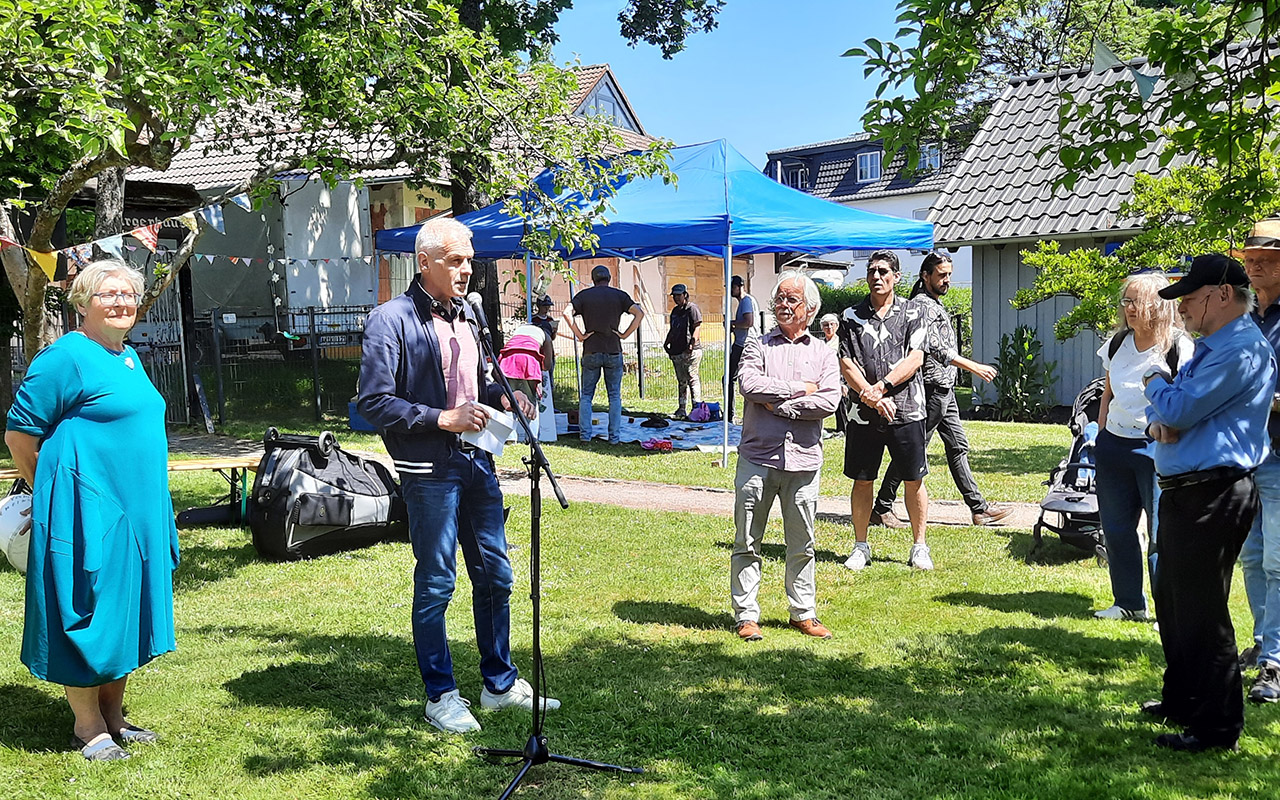 Brgermeister Fred Jngerich lobte die Akteure des Gartenfestes. (Fotos: Rolf Schmidt-Markoski)