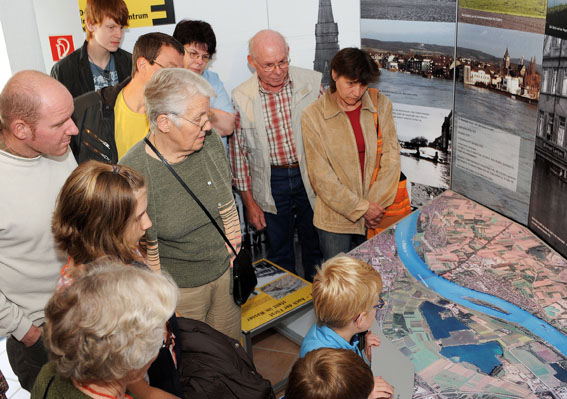 Erkundungstour entlang des Schutzwalls am 30. Juli